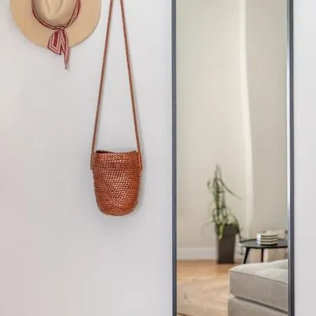 Romantic Nest With Electrical Fireplace Near Acropolis Apartment