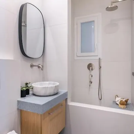 Romantic Nest With Electrical Fireplace Near Acropolis Apartment Athens