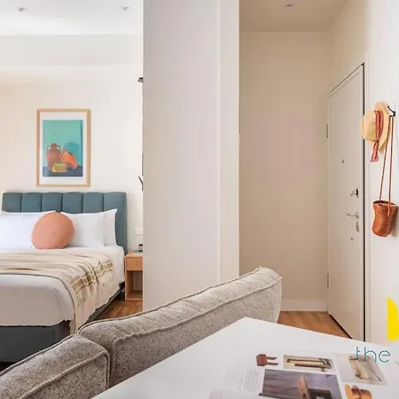 Apartment Romantic Nest With Electrical Fireplace Near Acropolis Athens